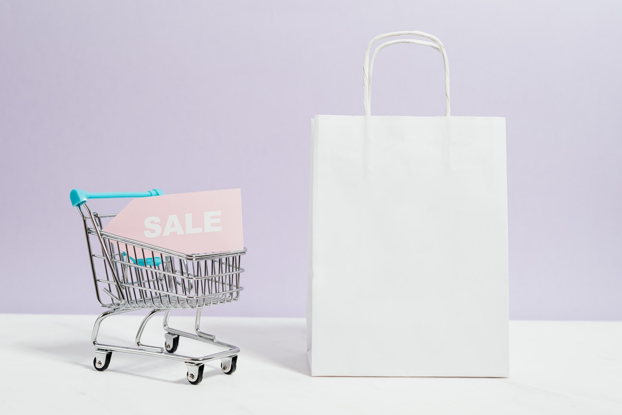 Online Shop vs Physical Store