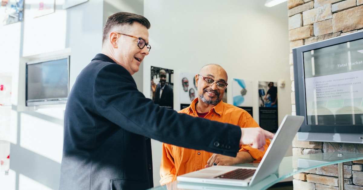 11 Best Free Online Marketing Tools For Small Business