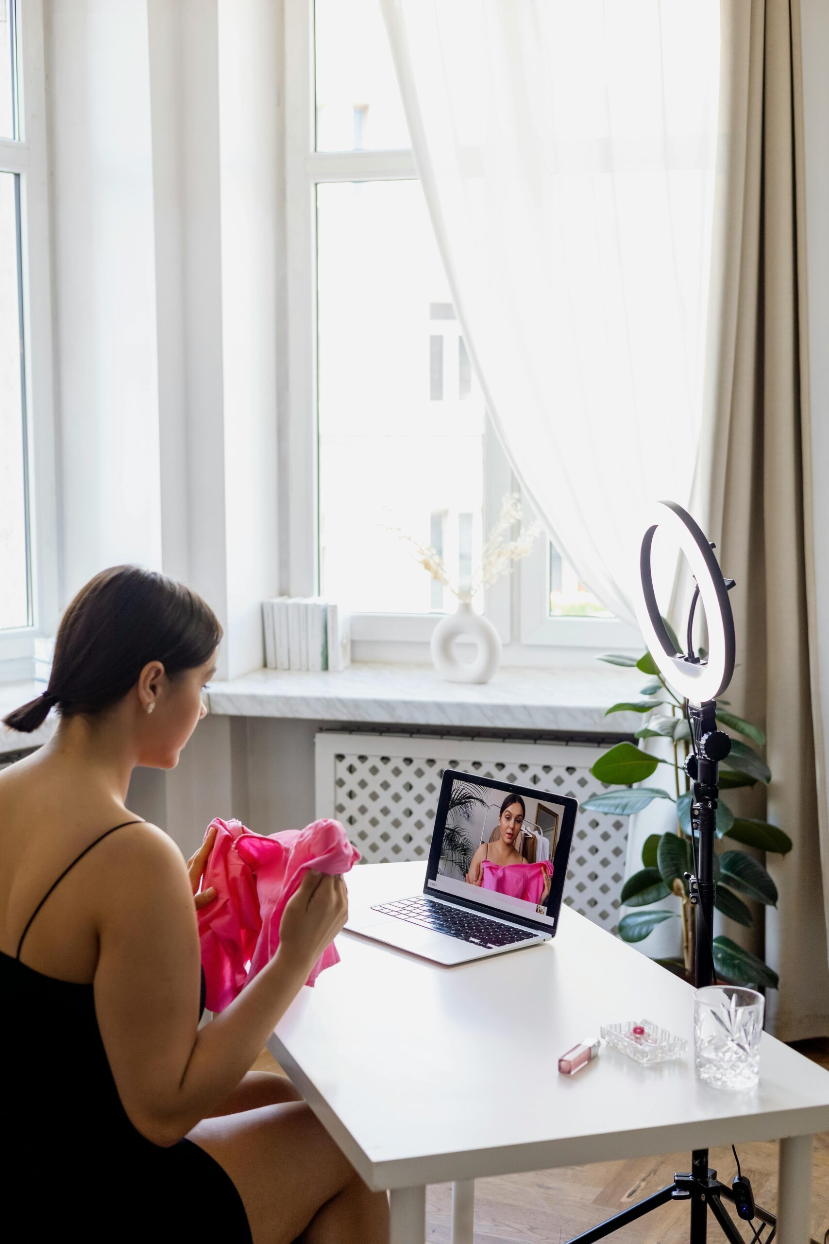 how to sell your clothing brand online