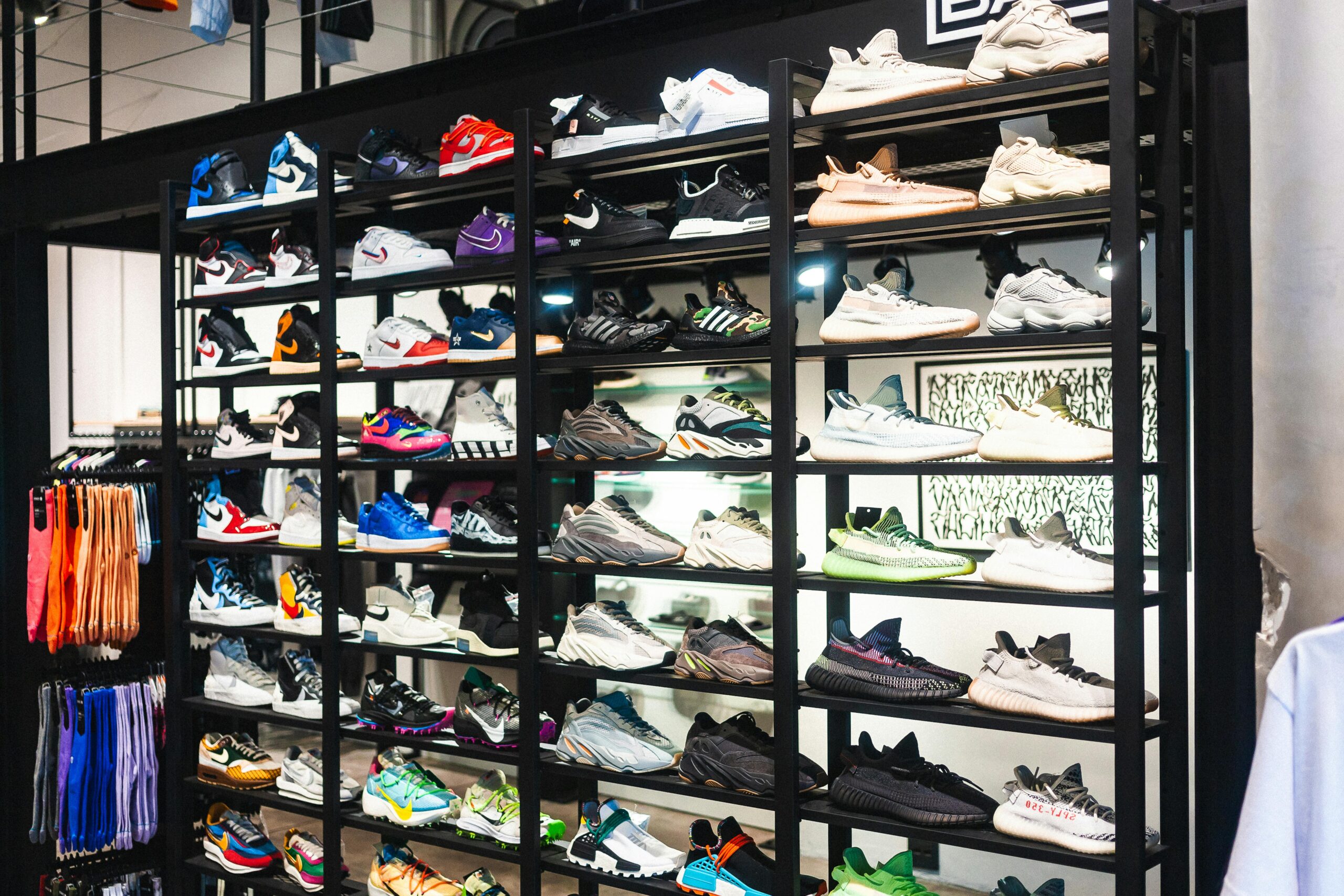 How to Sell Shoes Online in the USA: A Guide